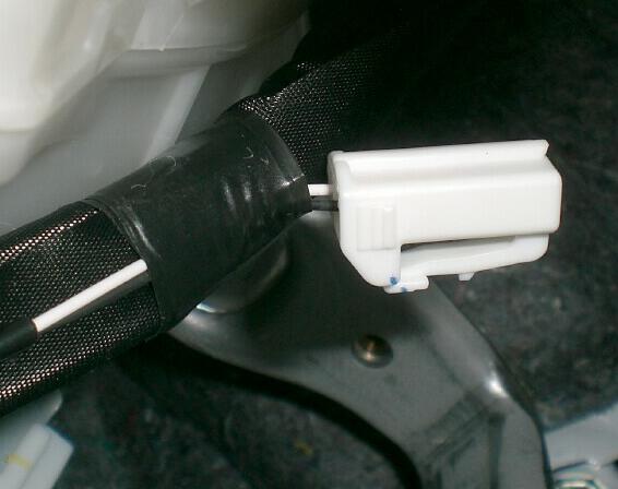 toyota corolla 2009 connectors/wiring -- posted image.