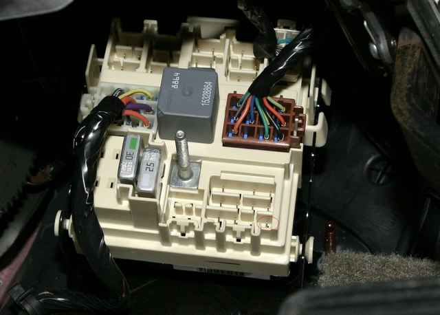 2004 Denali Switched Power lead needed -- posted image.