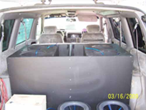 new set up for my 92 dodge caravan -- posted image.