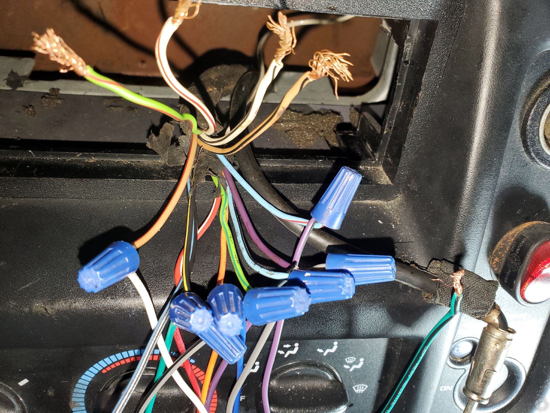 2000 Dodge Ram 1500 Van Radio - Last Post -- posted image.