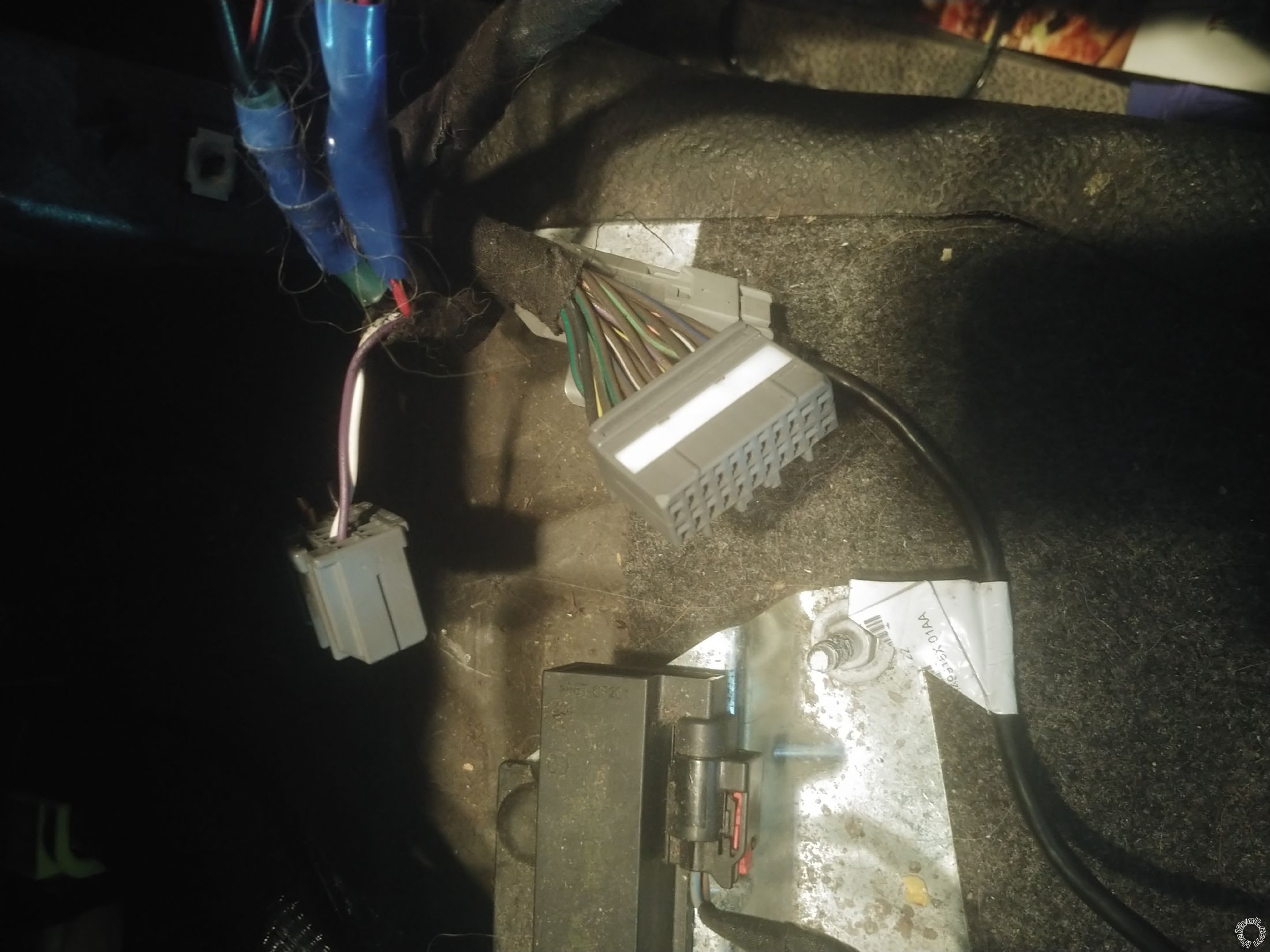 2013 Dodge Charger Aux Wiring -- posted image.