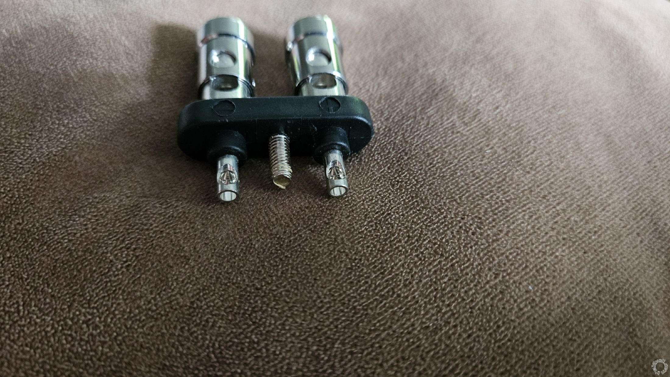Problems With Spring Loaded Subwoofer Terminals -- posted image.