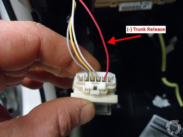 2011 Toyota Avalon Std 80 Bit Key Remote Start Pictorial -- posted image.