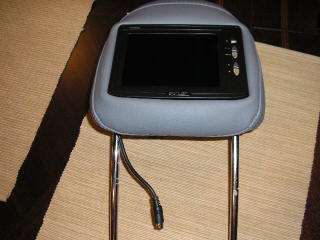 Headrest How-To, 06 Chrysler 300C -- posted image.