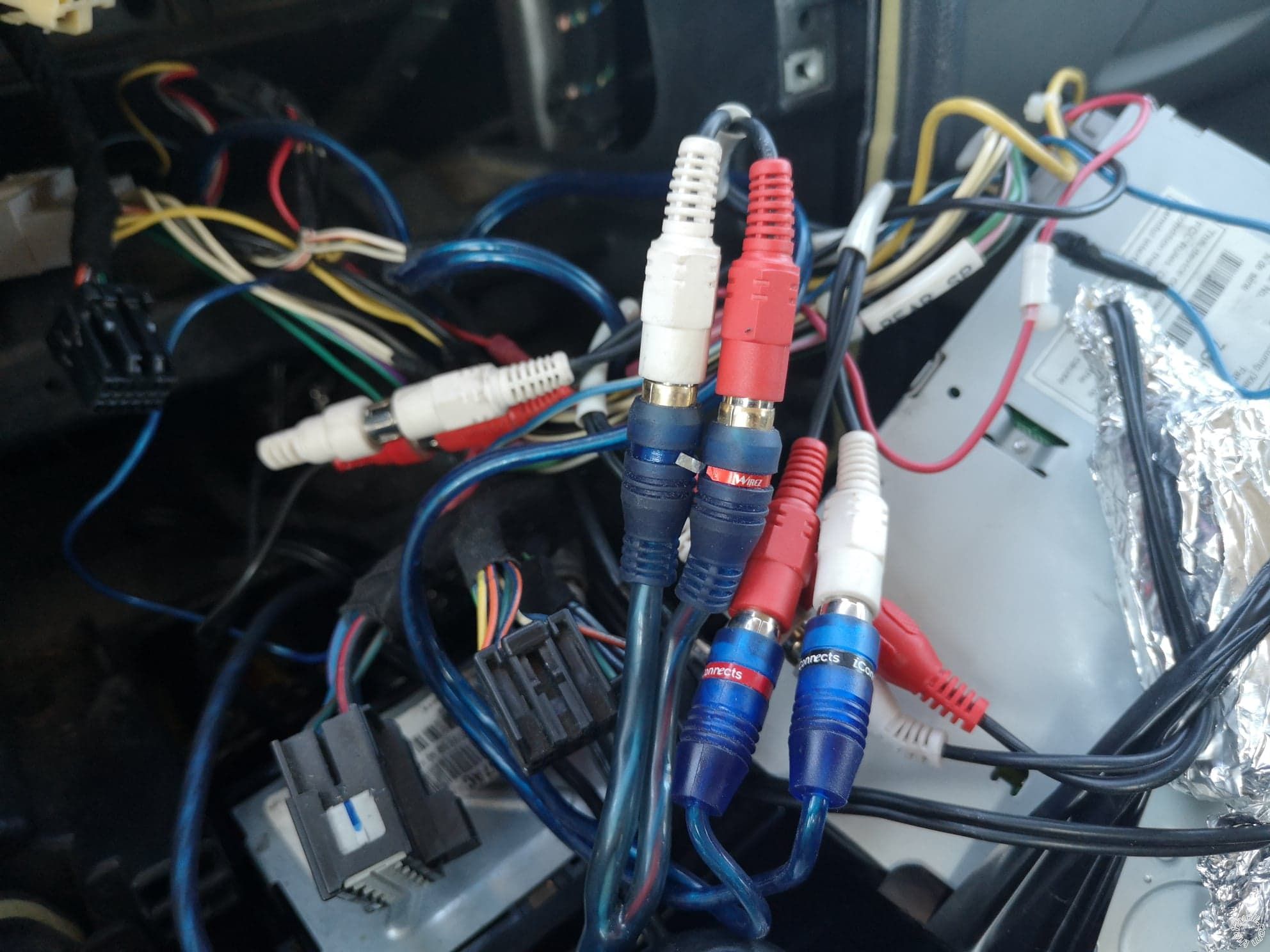 Wiring Speakers in a Chrysler 300, No Amp, No Sub -- posted image.