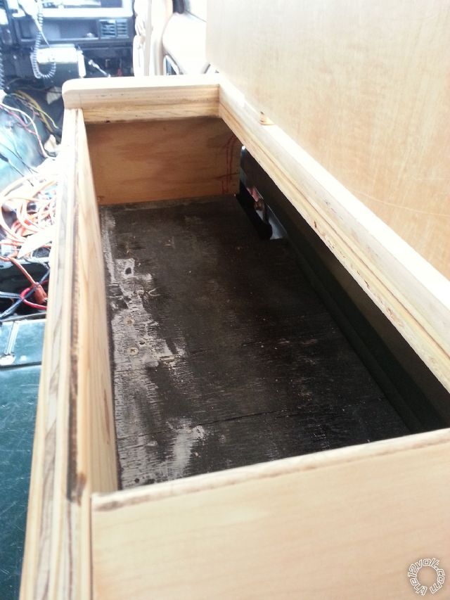 1993 cherokee sub/tool box build -- posted image.