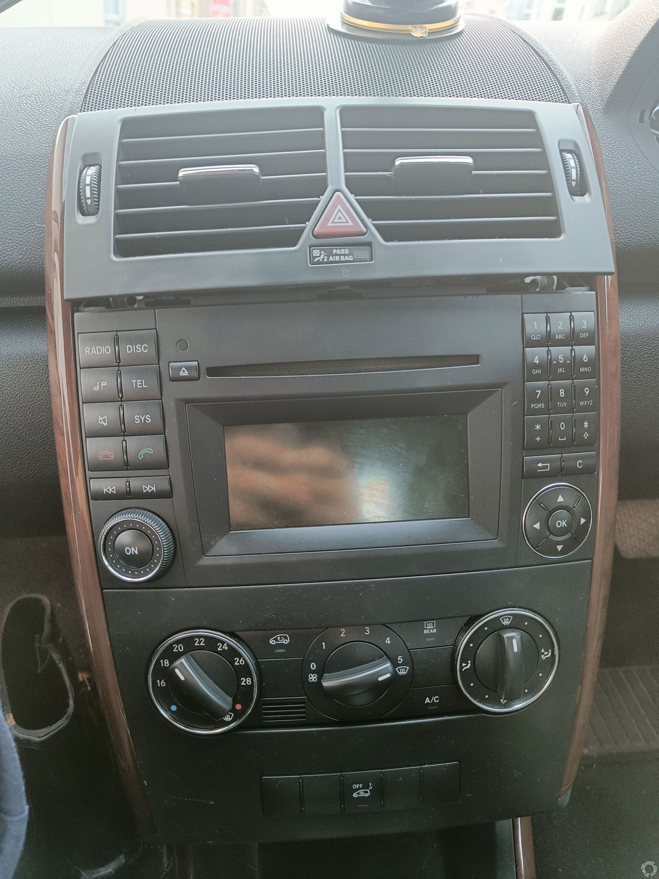 2010 Mercedes Benz A Class, MF2830 Stock Unit Wiring? - Last Post -- posted image.