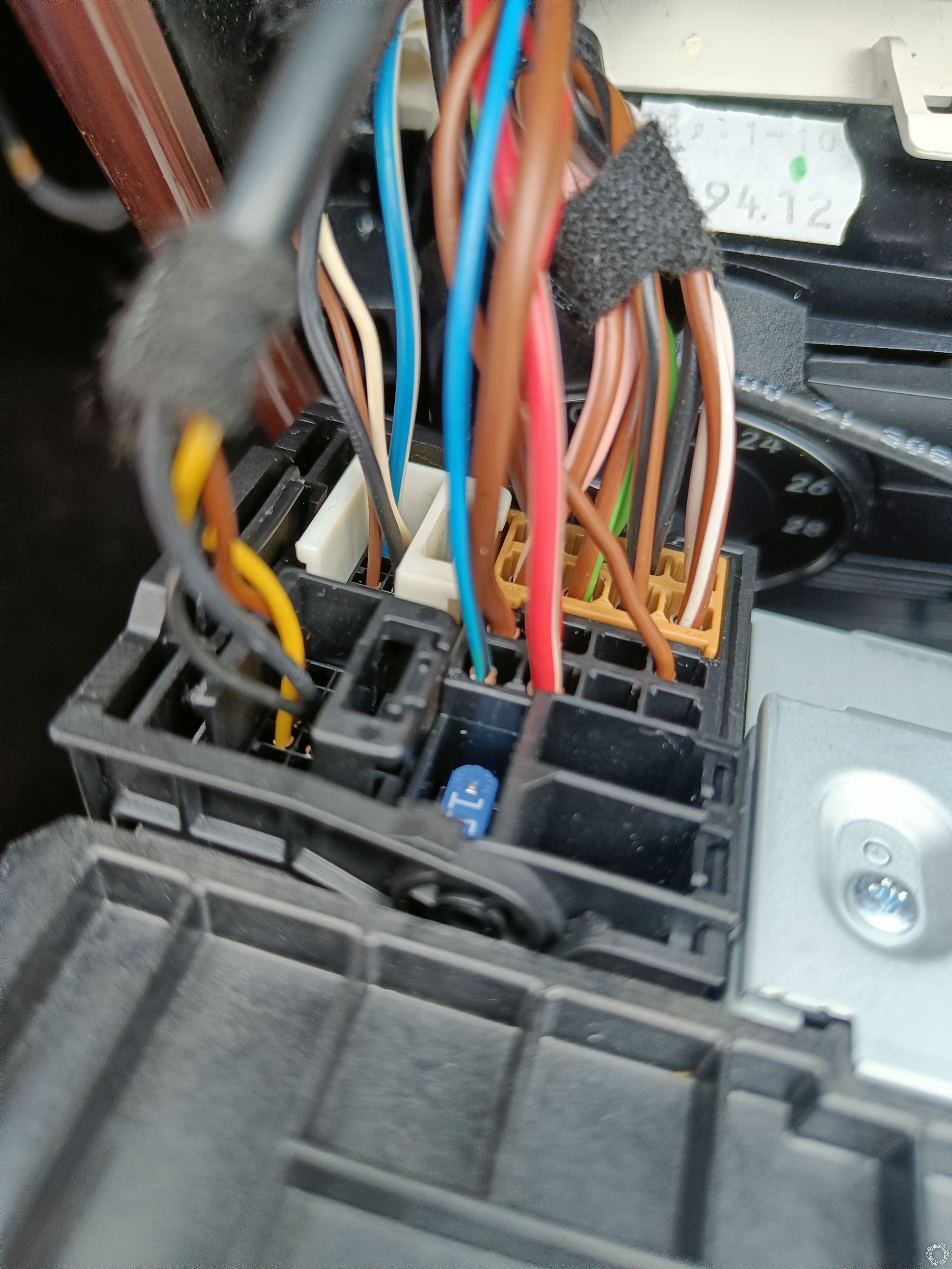 2010 Mercedes Benz A Class, MF2830 Stock Unit Wiring? -- posted image.