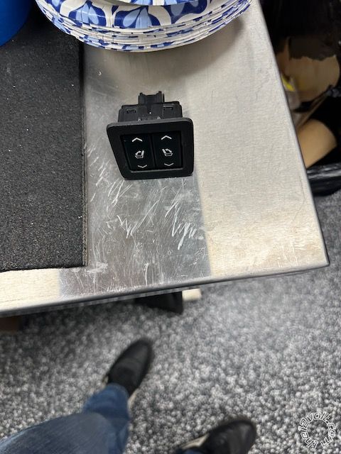 Wiring New Switch To 2018 Chevrolet Tahoe Electric Seats In 1997 Tahoe -- posted image.