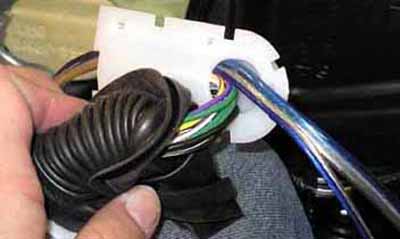 How to Wire Through a Door Molex. -- posted image.
