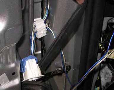 How to Wire Through a Door Molex. -- posted image.
