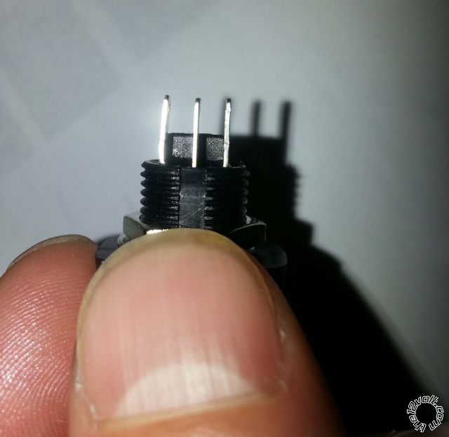 newbie, connector or solder? -- posted image.